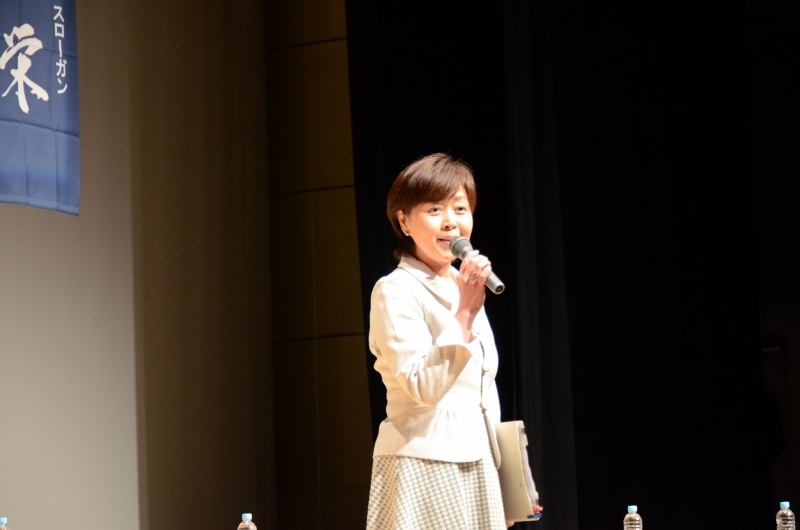 国際　第９１５回例会写真２